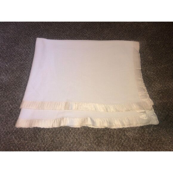 Vintage Baby Gordon All Season Thermal Blanket Cream with Satin Trim - Picture 2 of 13